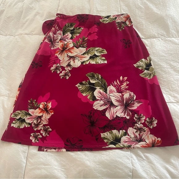 Express Floral Wrap Skirt - Picture 2 of 6